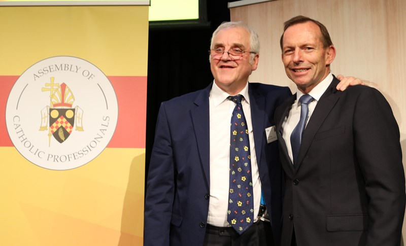 Dr Tom Moore of Tom Moore Medical meets Former Prime Minister, The Hon Tony Abbott, Oct Luncheon 2016